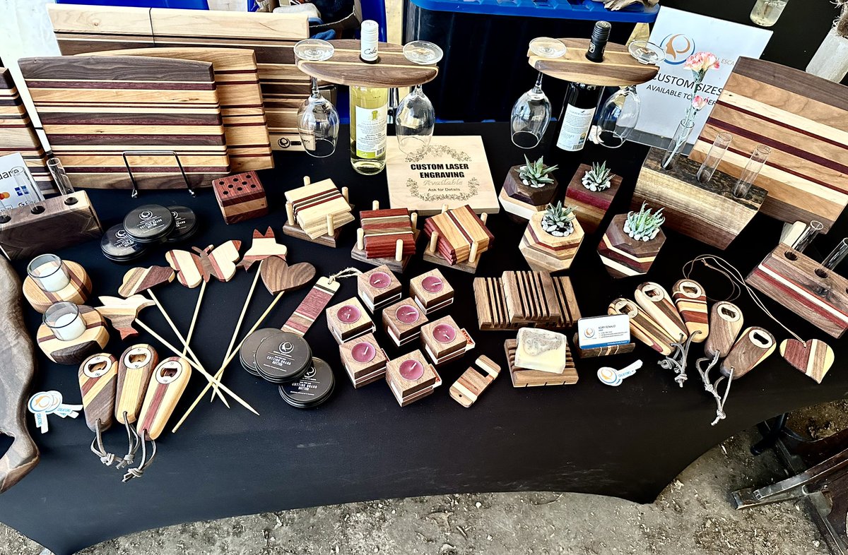 CerebralEscape's tweet photo. All set up at Makers Market for the last day of the Maple Syrup Festival at Holiday Beach Conservation Area. @essexregionca @TWEPI @VisitAmherstbrg https://t.co/cZbajywQoG