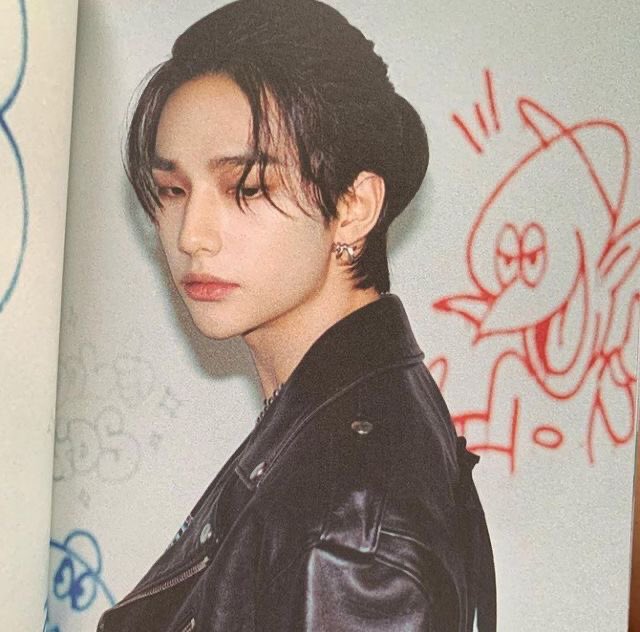 nobdynocrimes's tweet photo. feliz aniversário hyun!! voce é um ser humano muito precioso e que eu sempre vou defender! se não fosse voce, eu nem entraria nesse fandom maravilhoso que é o STAY 💗 obg por existir!

GENIUS DANCER HYUNJIN
#영원보다_오래_사랑해_현진아
#HyunjinPaintsTheWorld
#HappyHyunjinDay https://t.co/L5j6RYkiOv