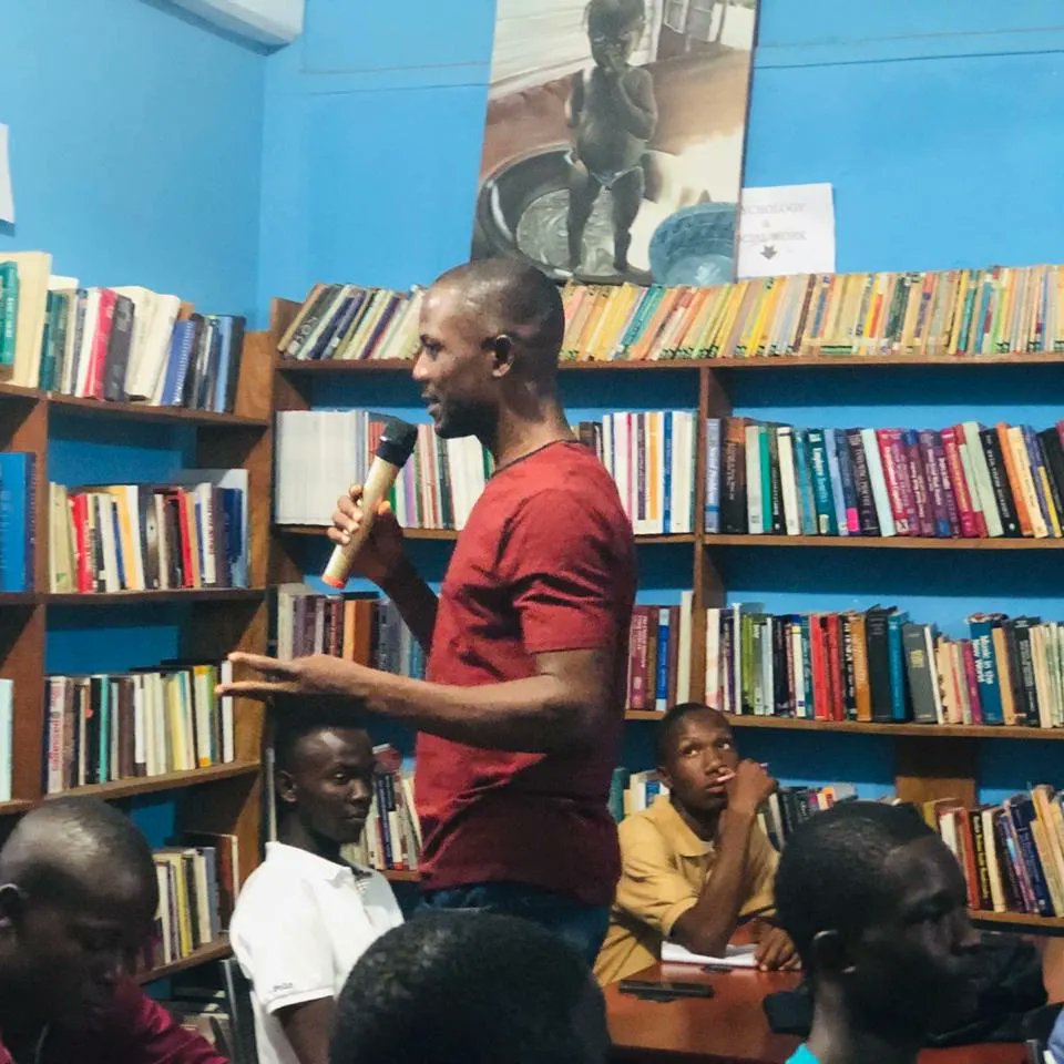 Devine4change's tweet photo. I volunteered few hours SPEAKING to scores of Young People on a topic; "Challenges in Friendship".

✓Know Your Friend.What can  irritate them, happy and are passionate about;✓showup for them;✓Be reliable and stick to Your word;✓Make time.Don't be too busy; ✓ just few. https://t.co/PHR0U6dYRn