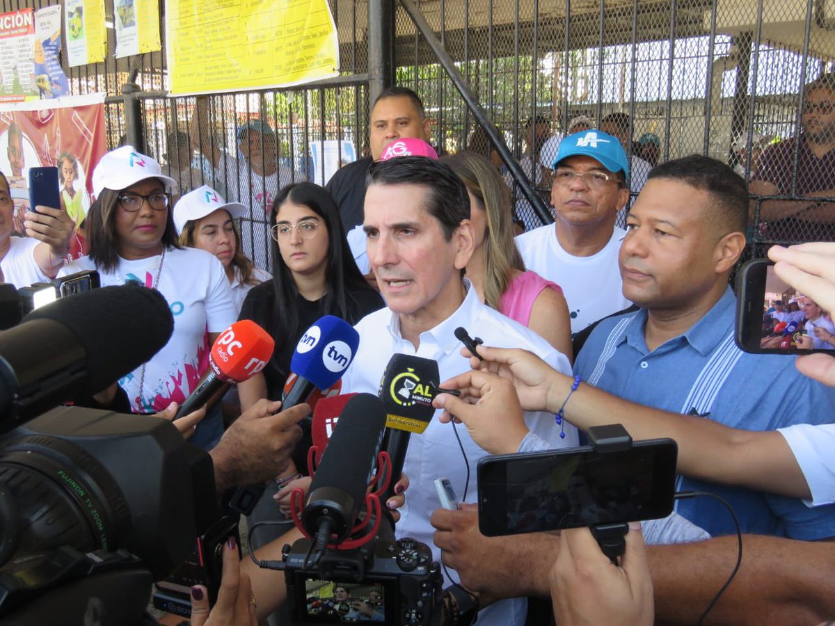 Ejerciendo mi derecho a voto. Hoy como partido vamos a confirmar que queremos liderizar una gran alianza para hacer las cosas bien 2024. <a href="/Anagrosas/">Ana Giselle Rosas</a> <a href="/nerysleonelr/">𝐍𝐞𝐫𝐲𝐬 𝐋𝐞𝐨𝐧𝐞𝐥 𝐑𝐢𝐯𝐚𝐬</a>
