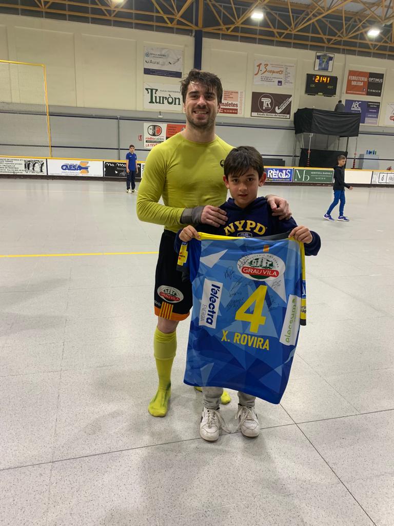 El nostre Prebenjamí #MarcFabra de visita a <a href="/chcaldes/">Recam Làser CH Caldes</a> .
Molt emocionant la trobada amb el nostre amic <a href="/jaume_gisbert/">Jaume Gisbert</a> 😊
#AdnAmposta 💚🖤