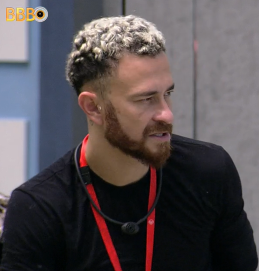 centralreality's tweet photo. Fred pediu desculpas ao Black por tê-lo chamado de 'peidão': "Não foi legal, não me orgulho disso..." #BBB23 https://t.co/AR43aYOt5P