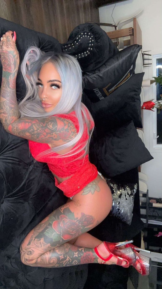 sabrinalepage3's tweet photo. NOUVEAUX CONTENUS 🥰
        👉CHAQUE JOURS 👈

               😻👇👇👇😻

https://t.co/MldScDfhLj https://t.co/uZWXznTgY9