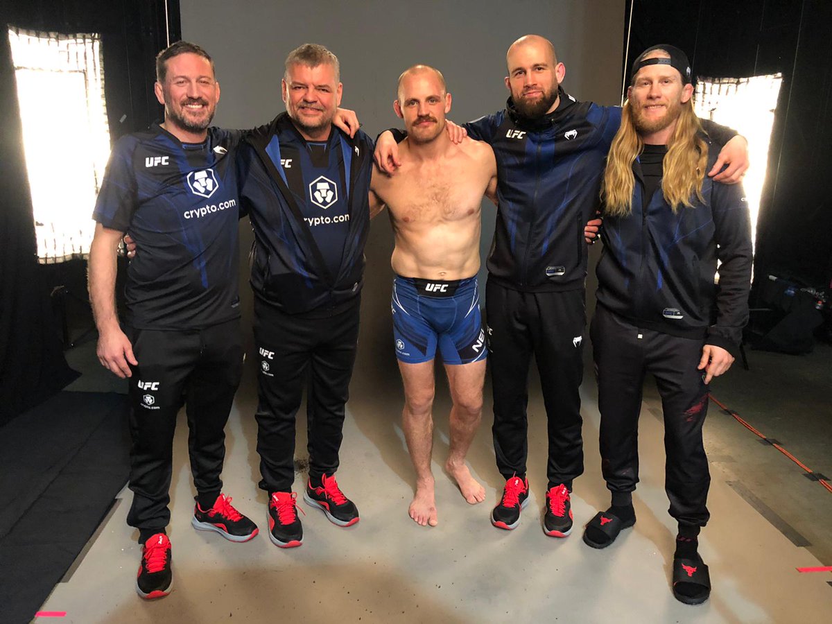 Last night <a href="/GunniNelson/">Gunnar Nelson</a> wins on <a href="/ufc/">UFC</a> . Gary Rooney defended his <a href="/ShockNAweUK/">Shock N Awe ™️</a> belt. Same show Jordan furey adds a belt #champchamp and last but not least Walter Cogliandro wins on <a href="/uae_warriors/">UAE Warriors</a> . Good paddy's weekend overall 🙏🏼