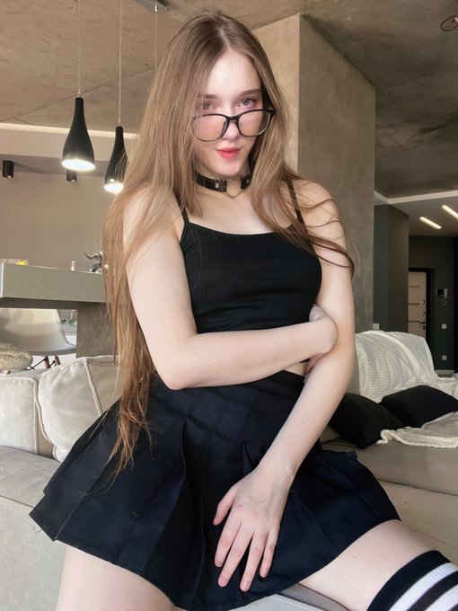 Hey, shall we play? 🍬 Let's get 50 likes on this photo and a photo without a skirt https://t.co/pA6f