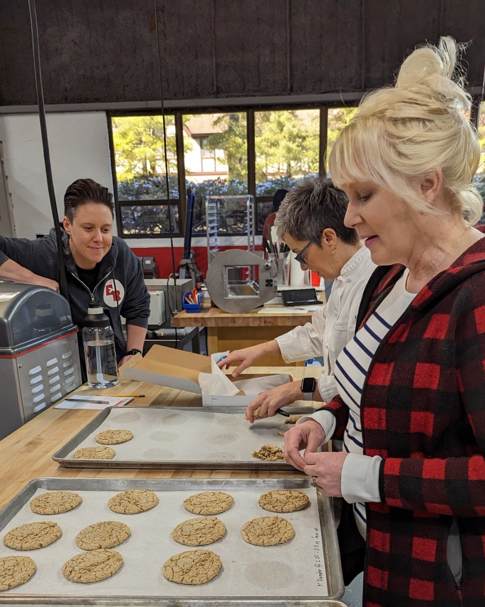 Happy to host #wickedwhoopies in the #BakersLab! If you're interested in our services/equipment don't be shy, reach out to us!

#ErikaRecord #BakeryEquipment #BakingBusiness #BakingIndustry #Pastries #Artisanbaker #ArtisanBread #Baker #Bakery #Baking #Bread #Cookies