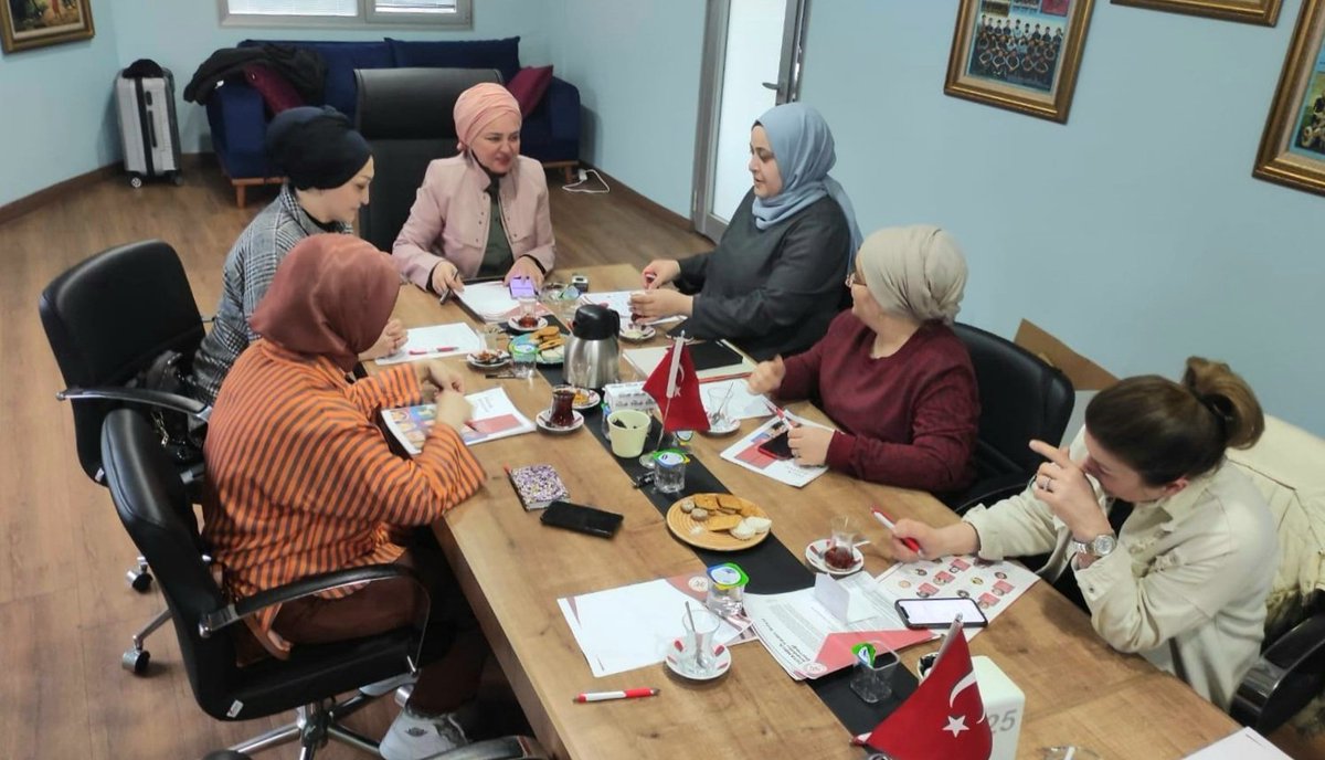 dyalcin77's tweet photo. Anadolu Kadın Gücü Dernegi  İstanbul İl Yönetimi olarak yıllık planlamamizi içeren toplantımızı gerçekleştirdik...
@AnadoluGucu 
@KARDER49390411 
@TC_icisleri 
@tcailesosyal https://t.co/IwCKHS6F14
