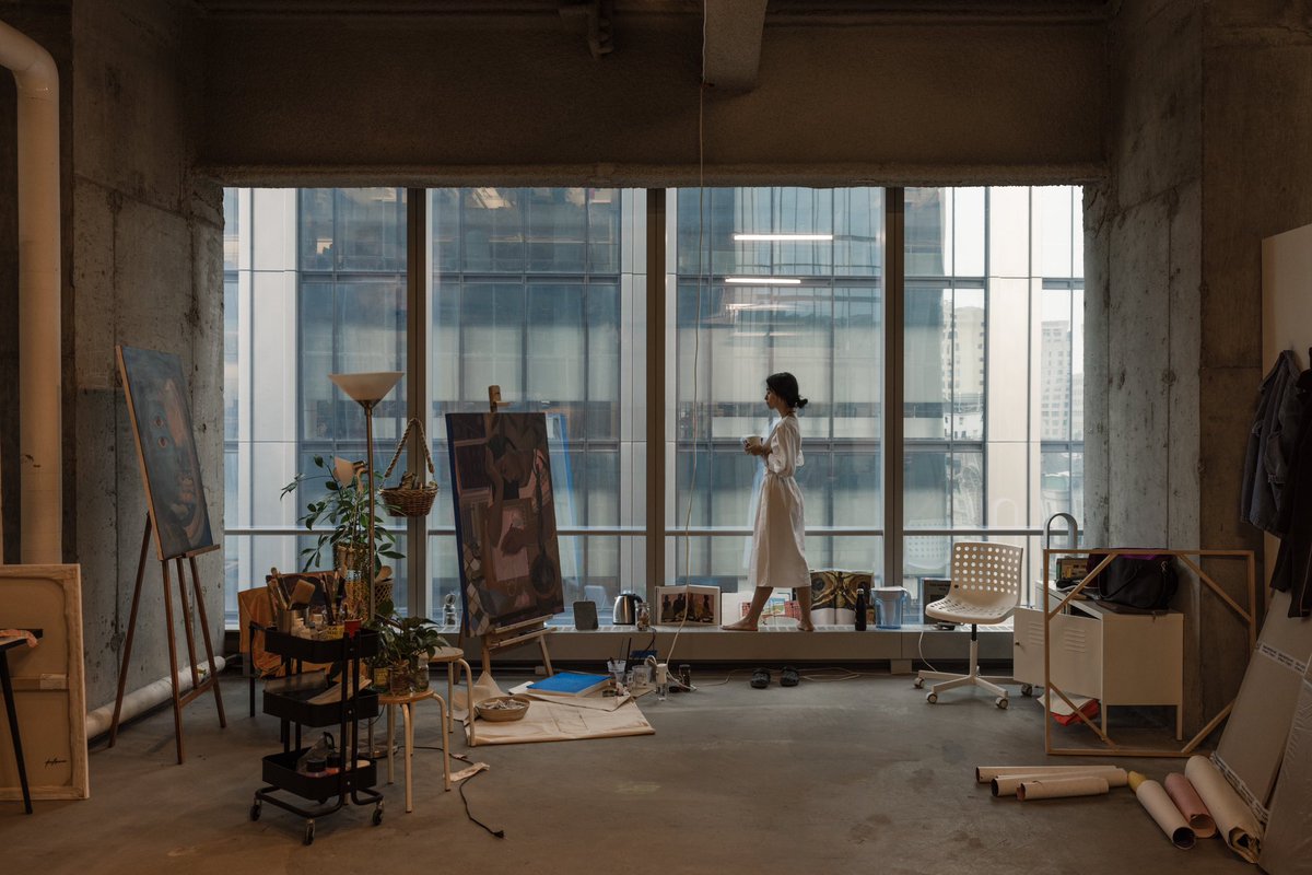 Mar Figueroa in her studio