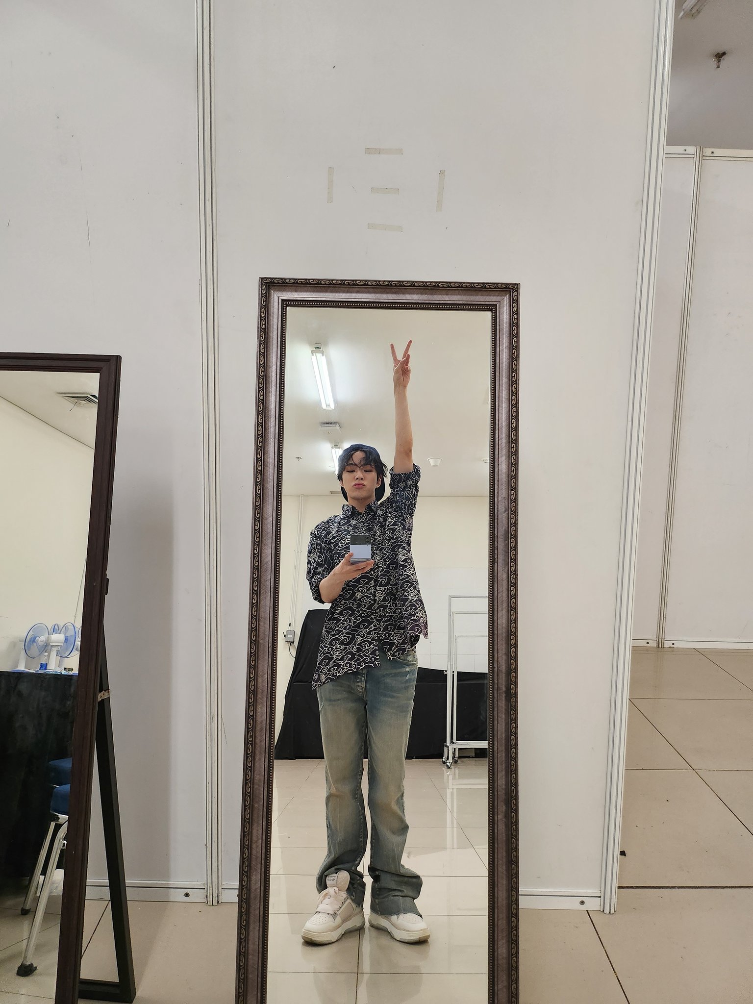 Frl7WRiWwAAiepA?format=jpg&name=large