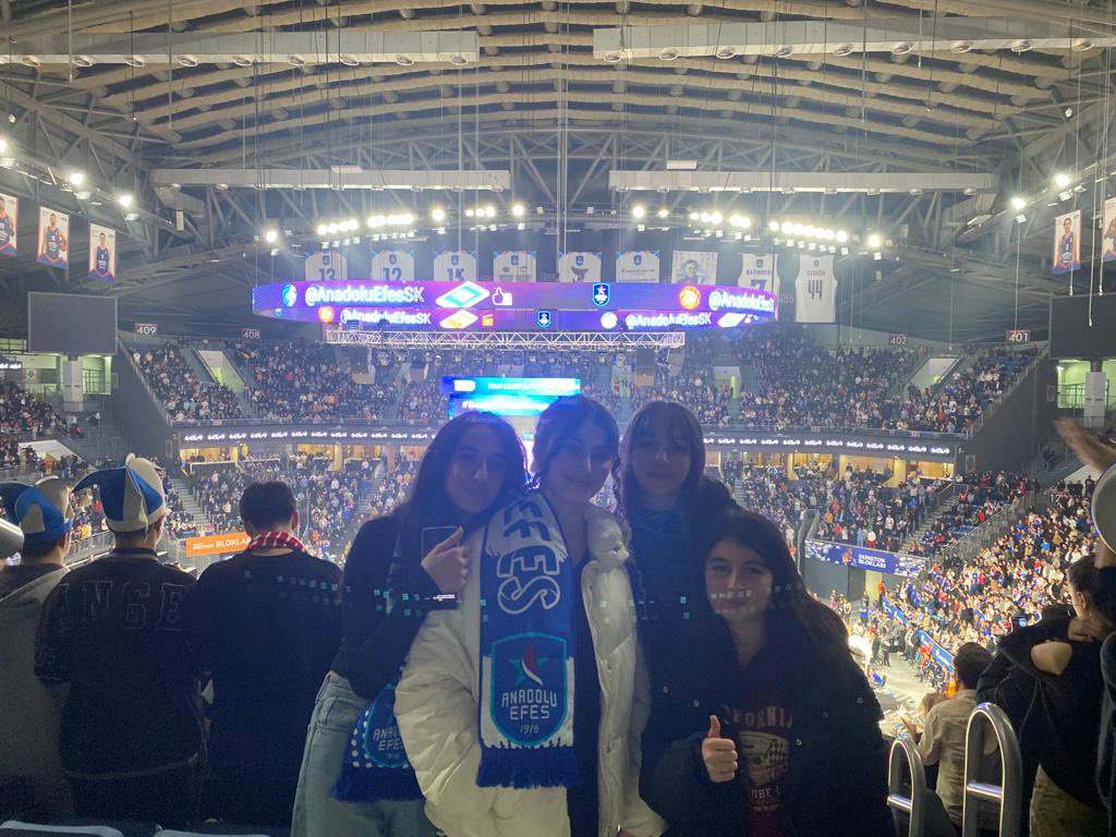 Halkalı Atakent Kampüsü Lise öğrencilerimizle Anadolu Efes-Real Madrid EUROLEAGE Basketbol maçı etkinliğimiz.<a href="/ayfer_bati/">Ayfer BATI</a> <a href="/eebruoruc/">Ebru Oruç</a> <a href="/aligundogdu44/">ALİ GÜNDOĞDU</a> <a href="/ersankurall/">mehmet ersan kural</a> <a href="/duyguozkankilic/">Duygu Özkan Kılıç</a> <a href="/ozkanay_/">Özkan Ay</a> <a href="/FundaOztoprakk/">🫶</a> <a href="/demirhan_senem/">senem demirhan</a>