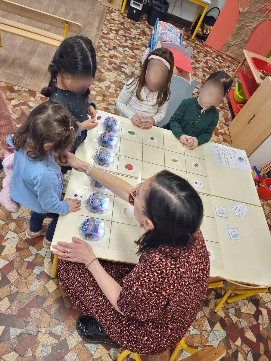 leonie0302's tweet photo. #SemaineDesMaths éditions 2023.

Circonscription de Chauny, école Chardonnier Lejeune, un beau projet, de riches échanges avec la participation des familles pour tenir des ateliers. Faire vivre les #Maths

@DSDEN_Aisne 
@aline_masy @SylvieVaquette @fab2401
@NDumaux https://t.co/QW997I3tcR