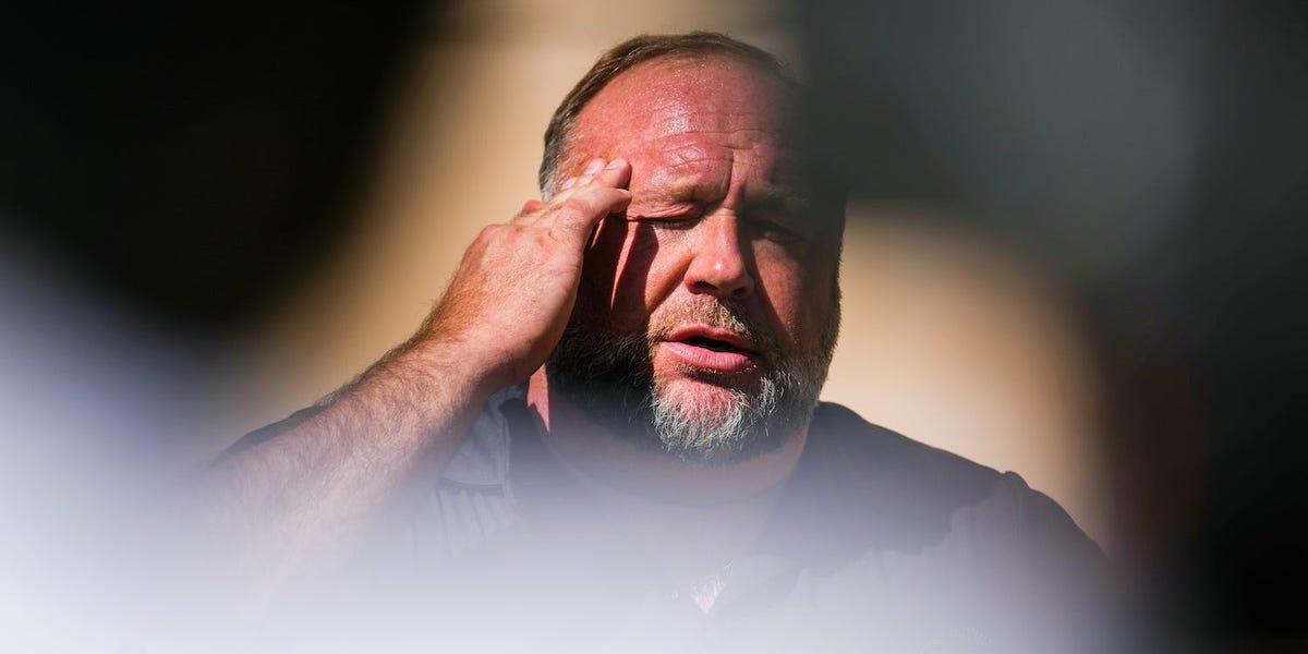 JimmCarr's tweet photo. Alex Jones is transferring his money away so he doesn't have to pay Sandy Hook victims, NYT reports https://t.co/8mGJxDp2eZ https://t.co/h7rVvP1TGu