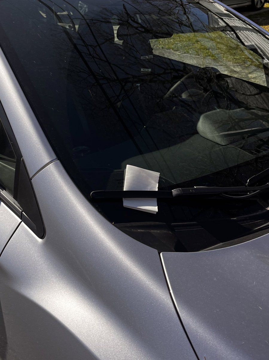 steve_konno's tweet photo. Some dude hit my car while parking last night and left a note. Expected like his phone number or insurance info https://t.co/WXCPSjdWtr