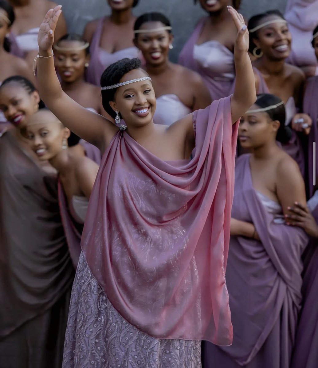 AfricaFactsZone's tweet photo. Rwandan women. https://t.co/ZbRICFRXKk