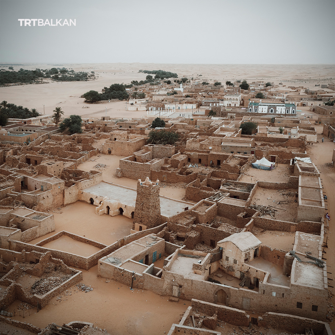 TRTBalkanBHSC's tweet image. Drevni arapski #rukopisi, od kojih neki datiraju iz jedanaestog stoljeća, mame turiste nazad u drevni grad oazu #Chinguetti u Mauritaniji.

Chinguetti je dom neprocjenjive zbirke literature koja se čuva u trinaest privatnih #biblioteka, od kojih je pet otvoreno za javnost.