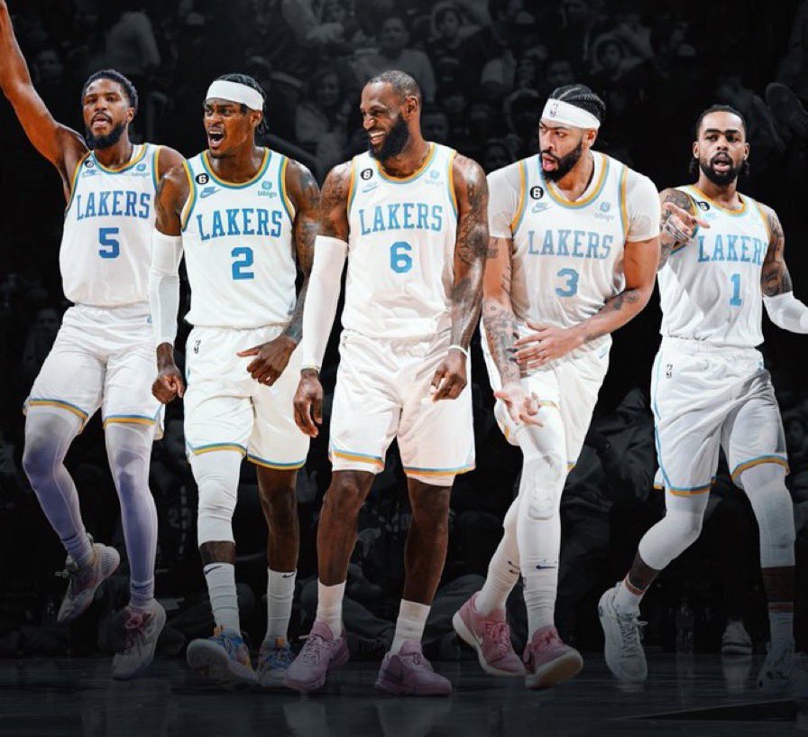 LakersLead's tweet photo. All I want for my birthday is a healthy Lakers team https://t.co/YEG2b8w6Po