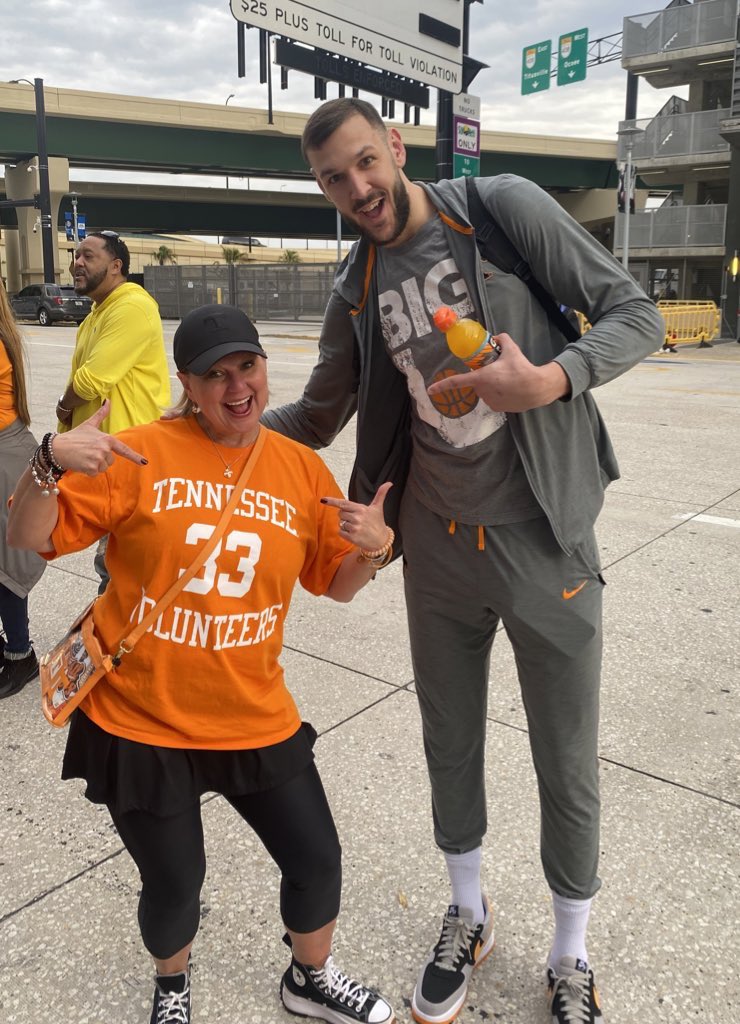 MoJoDisney's tweet image. I’m still feeling that post-Duke-stompin vibe this morning. Truly a dream come true. I’m on my flight back to Rocky Top. I feel happy, blessed, and thankful for getting to witness it in person. #GoVols #VolHoops