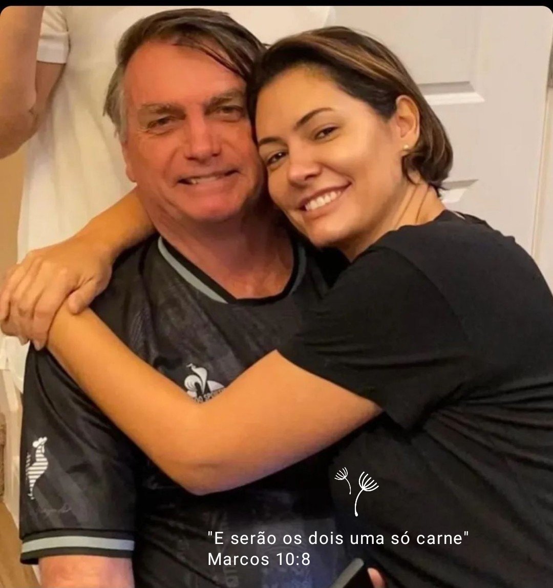 HelenaM11921279's tweet photo. #ElesSim trabalharam duro para colocar à Locomotiva BRASIL nos trilhos do Desenvolvimento e Crescimento efetivos, mesmo com Pandemia e uma Guerra. O resto é intriga das CARNIÇAS para enganar os TROUXAS, MAS ... sei que no Tempo de DEUS eles estarão de volta. Saudades do CASAL, 🇧🇷 https://t.co/HKomG0pi2L