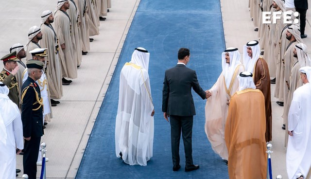 EFEnoticias's tweet photo. El presidente sirio, Bachar al Asad visita Emiratos Árabes Unidos  en medio de un acercamiento con otros países árabes. https://t.co/FWoKdLF0AN