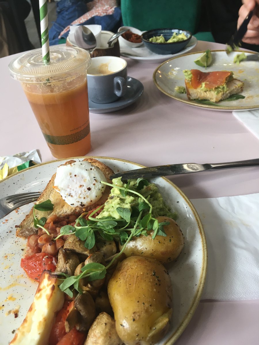 #mothersday glorious breakfast <a href="/HulaJuiceBar/">Hula</a> fountainbridge 😍🎉