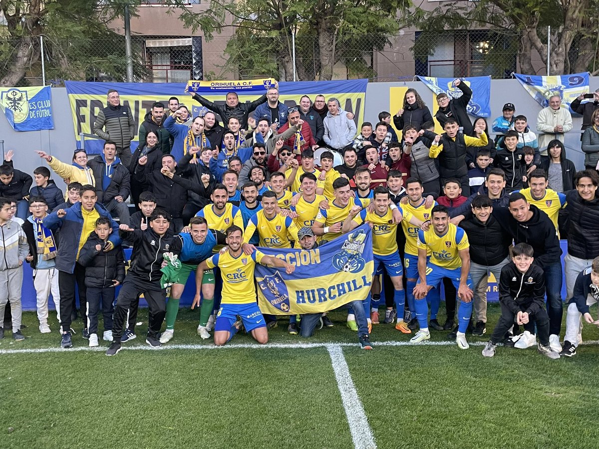Esta plantilla está 25 jornadas en lo más alto. Lo daremos TODO por seguir estándolo 5 jornadas más. Un reto por delante que afrontaremos con ilusión, fuerza y pasión. Vamos equipazo!!!! 💛💙 <a href="/Orihuela_CF/">Orihuela C.F.</a>