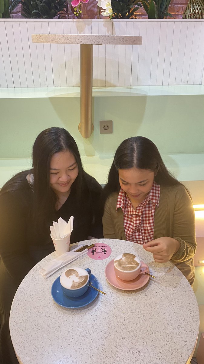debbymrt's tweet photo. 3. Ngopi bareng (foto) bias 

Di Clean Canteen Pacific Place kita bisa request kopi dengan print foto seharga 50k (blm pajak). jadi visual idol/aktor dikirim via WA, cari yg terang ya gambarnya

Buat celebrate 1 tahun tayangnya #semanticerror , kita print gambar Seoham &amp; Jaechan https://t.co/2b6gSGSdHH