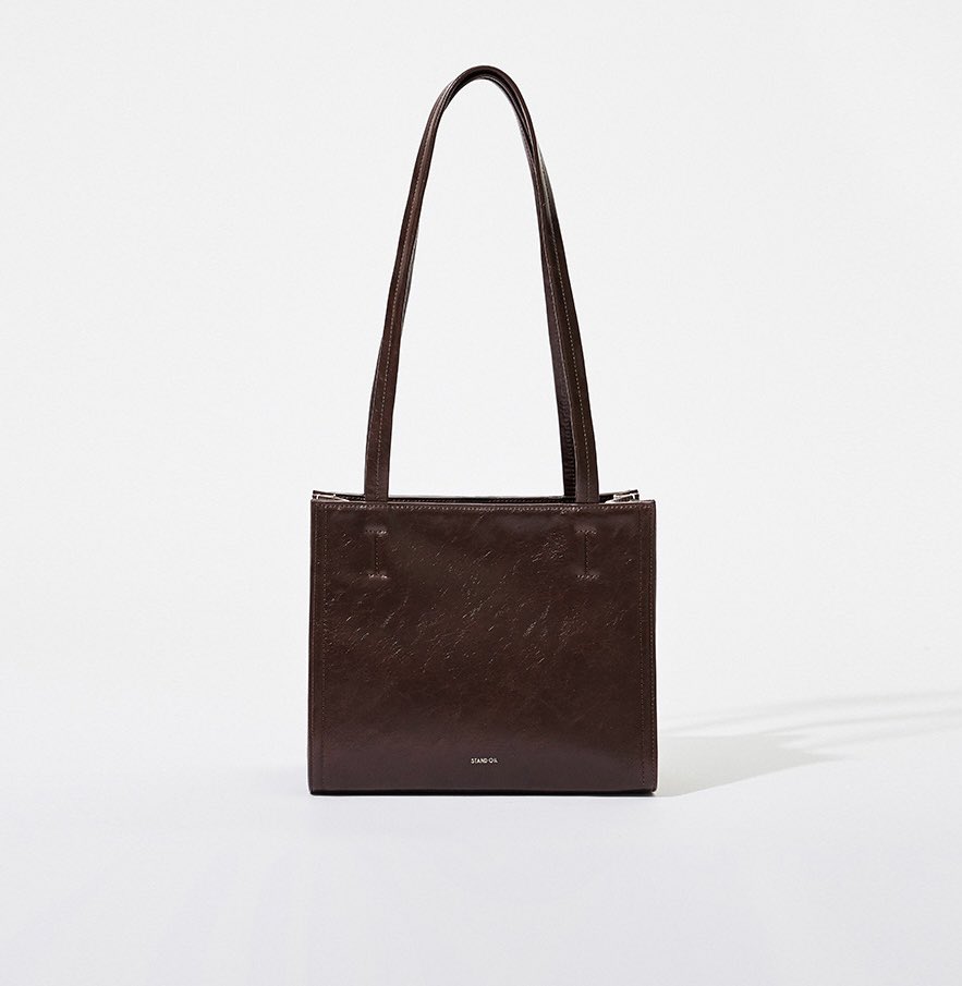 standoil : oblong mini สี marron ยังสั่งได้อยู่นะคะ —— พรีเรือ 2830฿ / พรีแอร์ 2930฿ 🍂📔