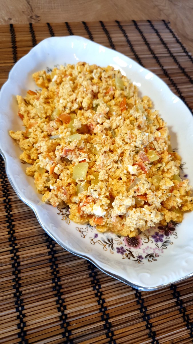 mitsomageiremat's tweet photo. Menemen eggs - Στραπατσάδα: https://t.co/dGkewgEpBi
#mitsomageiremata #menemen #eggs #strapatsada https://t.co/Cvuteq2Qt6