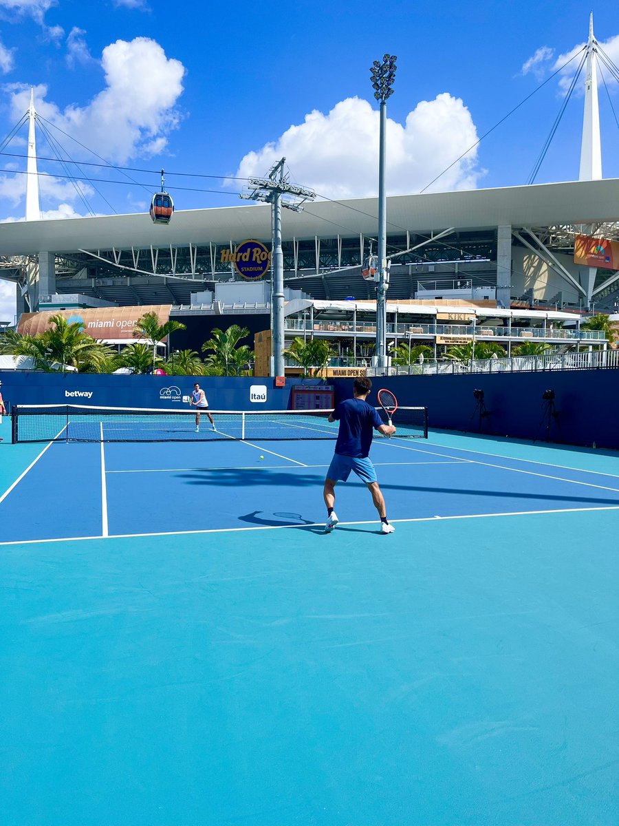 kaichiuchida's tweet photo. ATPマイアミの予選に入れました。気温も程よい程度に暑く心地良くトレーニング出来てます。
#WBCではない https://t.co/bJVRsvJpjH