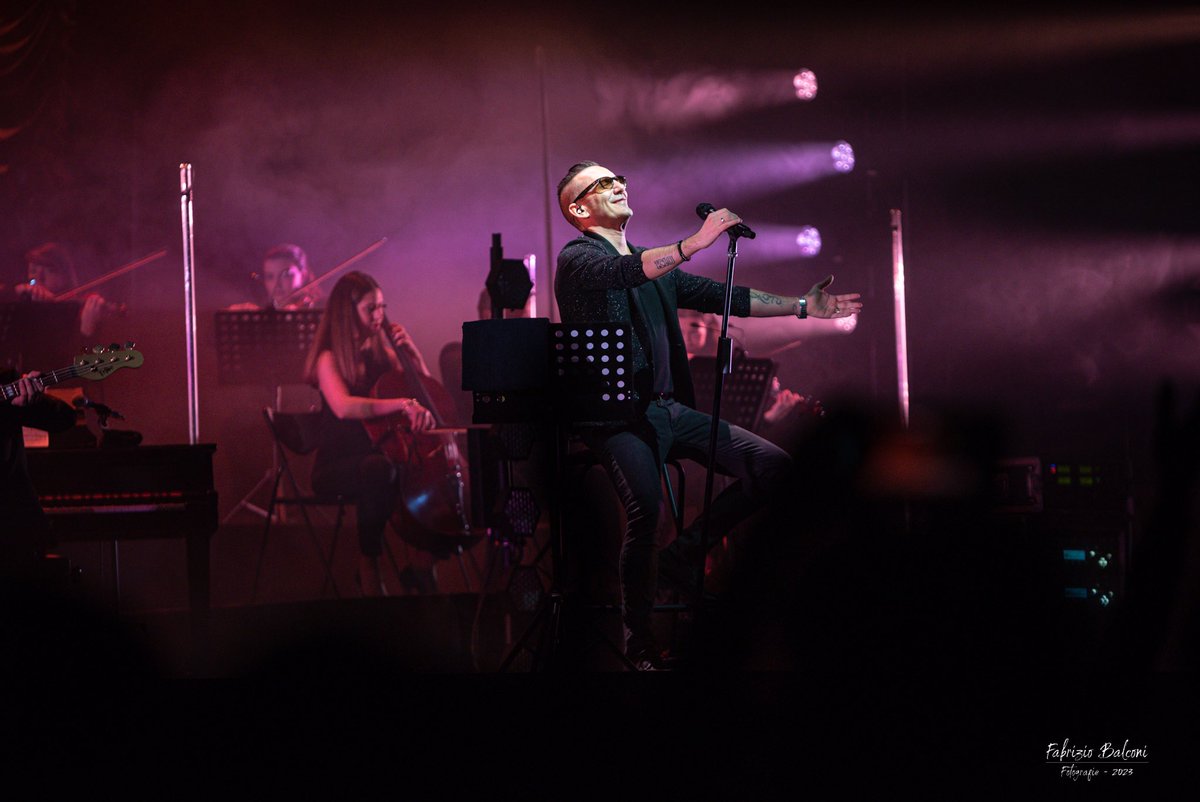 rockmoda's tweet image. Prossima tappa: Roma, 27 marzo, @AuditoriumPdM… Vi aspettiamo!

📸 Davide Di Lorenzo, Fabrizio Balconi

#Modà #BuonaFortuna #ModàLive #ModàeOrchestra #Modà20 #Gioia10 #Romantici @officialFandP @Azalea_live