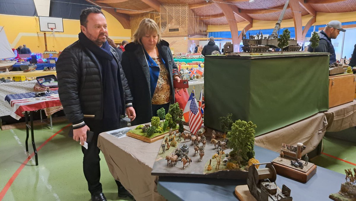 BrunoBilde's tweet photo. đ Une trĂšs belle expo-bourse vous attend Ă #Violaines ! OrganisĂ©e par lâassociation des soldats du feu dâhier et dâaujourdâhui, elle prendra fin ce soir Ă 18h. https://t.co/loMiuFMGyt