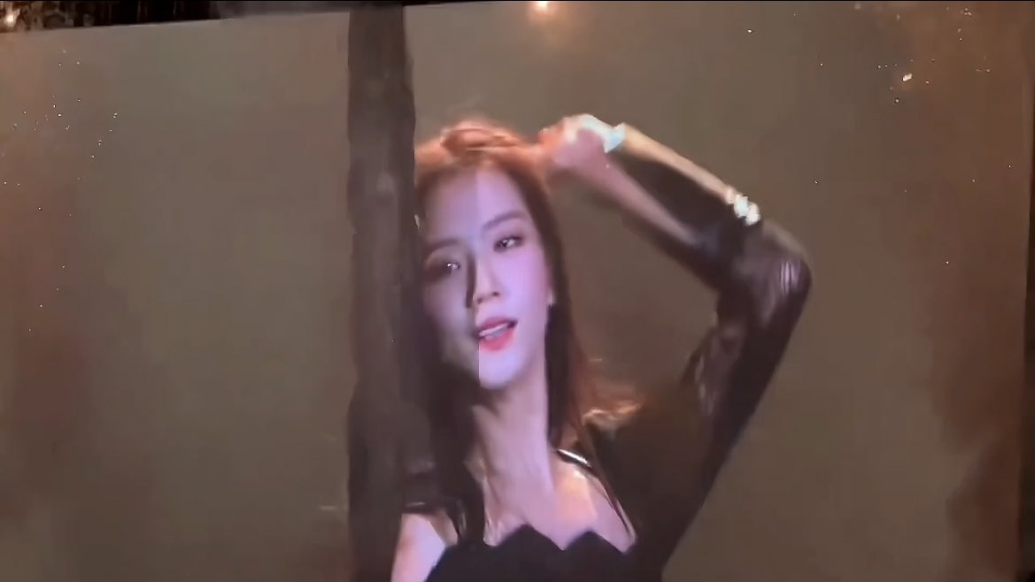 jisoosjpg's tweet photo. jisoo https://t.co/SV61d45NFK
