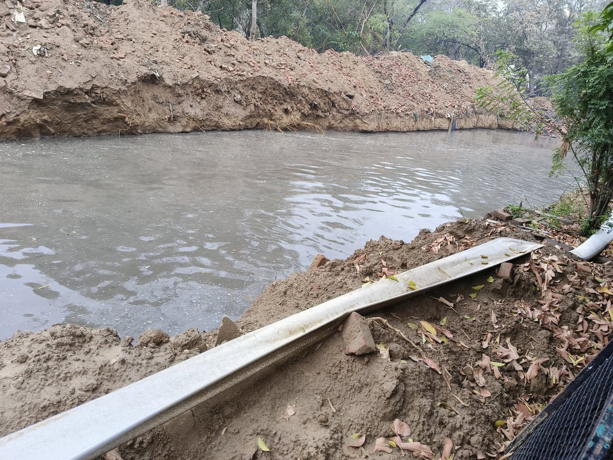 reribh's tweet photo. SWD Palam Vihar project in disarray.  not planned for rains. Breaking up covered drain and allowing sewage in it huge mistake. Water stagnating. Solution of GMDA is pumping out water. 24 hours total inaction. Area stinking of sewage. 
@OfficialGMDA @cmohry @TOIGurgaon https://t.co/GeziPWDN43