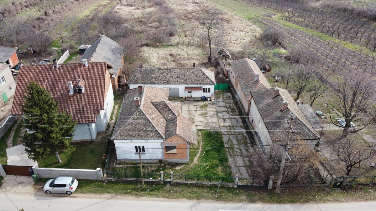 stanodavac's tweet image. Dve ,,uknjižene&apos;&apos; kuće i zemljište pov. 45 ari u centru Brestovika, Grocka. cena 41.000 Evra
YOUTUBE: youtu.be/DJJdJErFIMo

#kuća #vikendica #parcela #Grocka #Stanodavac #uživo #недвижимость #дом #Белыйгород #Сербия