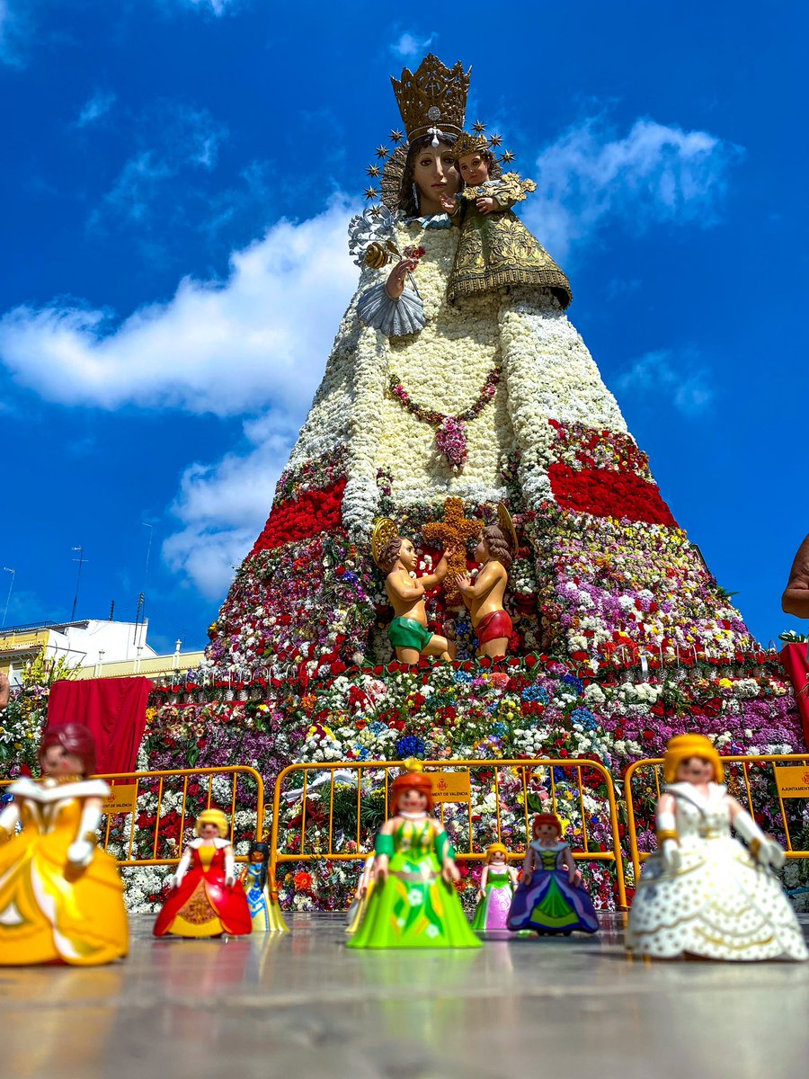 🔥🔥VALENCIA EN FALLAS🔥🔥 

#ofrenda #fallas #DiaDelPadre  #fallera #fallero #valencia #ofrenda2023 #19M #virgendedamparados #valenciaenfallas #fallas23 #fallas2023 #Playmobil #19Marzo <a href="/Playmobil/">PLAYMOBIL</a> #Famobil #Geobra #Playmobildeutschland #プレイモービル #플레이모빌 #بلايموبيل