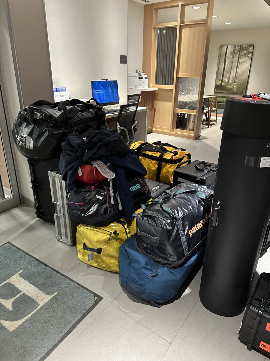 MinesGlaciology's tweet photo. Let the fun begin for flights 2 and 3. YEG=>YZF=>YEV. #pingostarr https://t.co/YLiqov4xnt