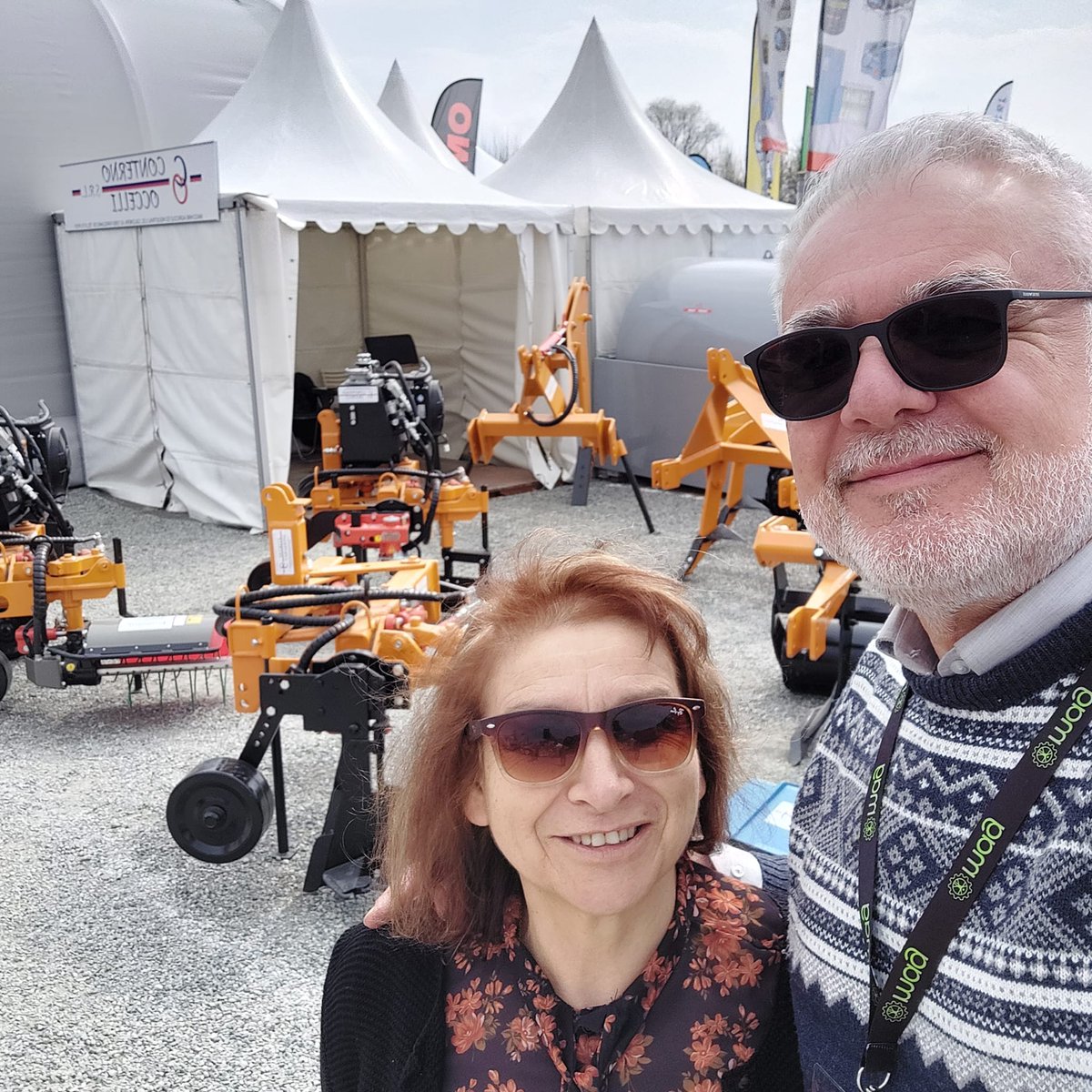 NinettaOrlando's tweet photo. Anche se oggi sono al lavoro con Franco, voglio fare gli auguri  a tutti I papà, aggiungendo gli auguri di buon onomastico a tutti i Giuseppe e Giuseppina. https://t.co/nnTWQ0CflI