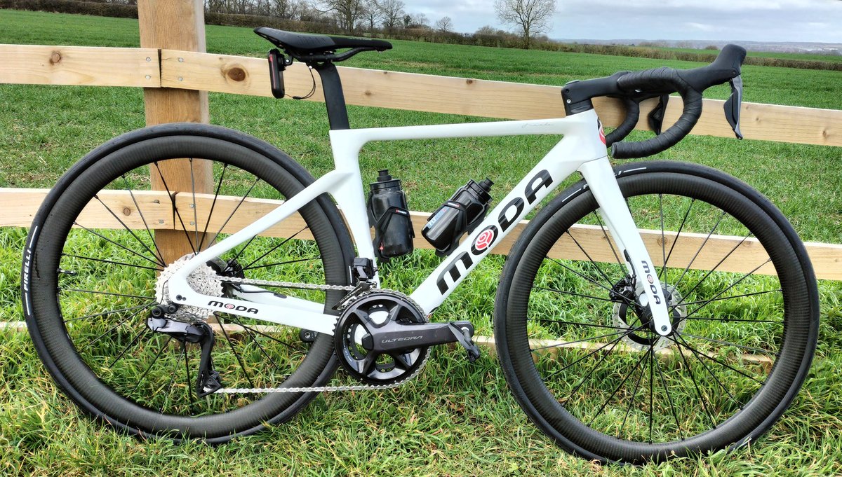 PaulFor08197591's tweet photo. Nice little spin out on this new machine. Thanks to all @ Moda Bikes, in helping and supplying this cracking bike. 

#modabikes #maviccyclinguk #mavic https://t.co/U94OjbyPnP