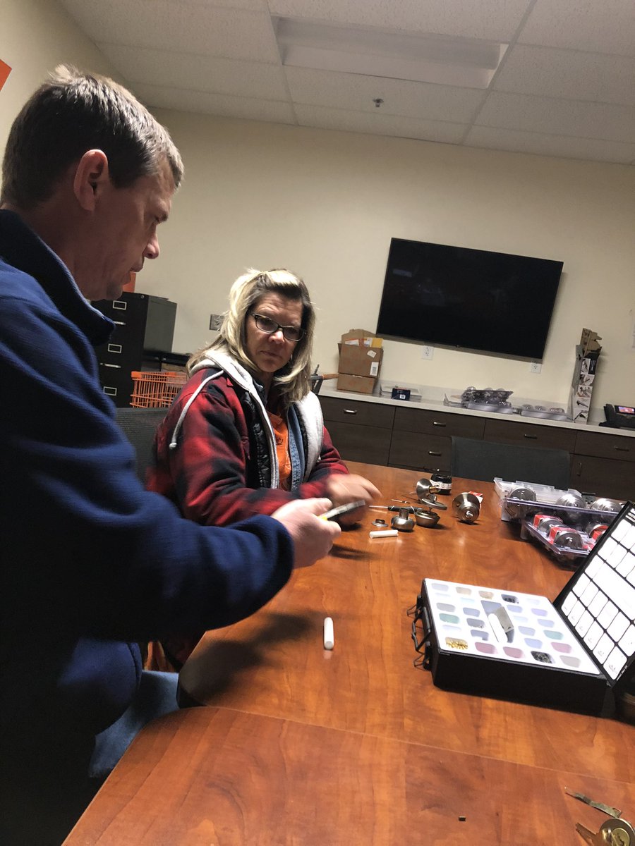 Robin Leonard tweet media