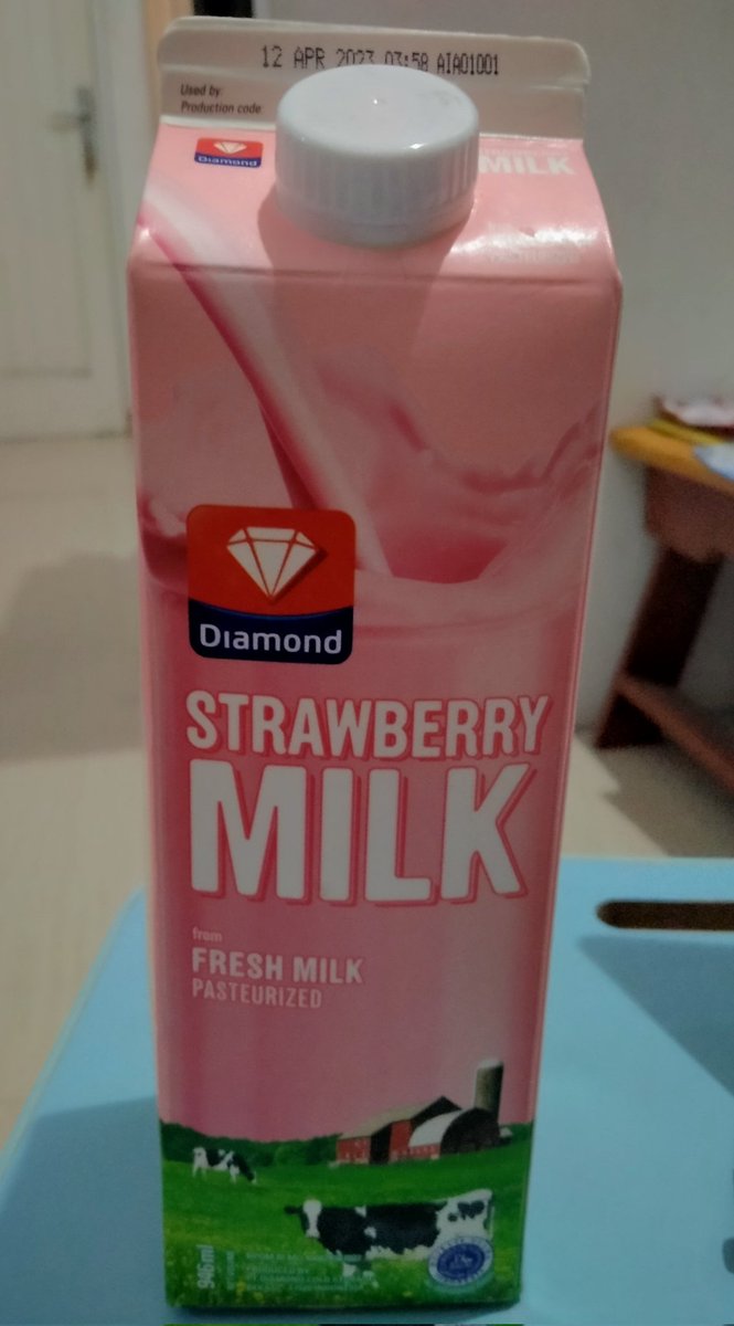 TyanHP's tweet photo. @FOODFESS2 Mungkin gak masuk list, tapi fresh milk pasteurized Diamond strawberry joozzz 👍 https://t.co/3UzUAAWDpE