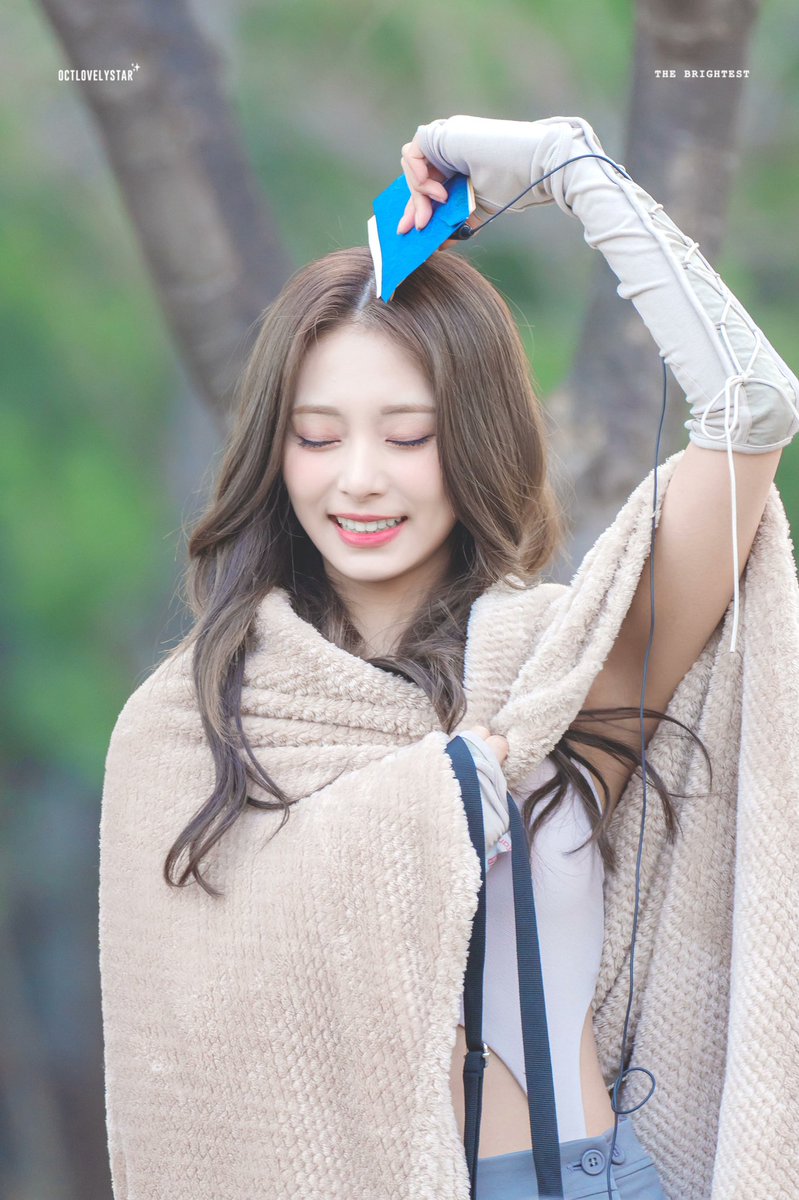 TO___starlight's tweet photo. 230319

역사적인 날로 기록해야지
쯔위 갈발 웨이브
미모 레전드🤎 https://t.co/Bg1pPi7rp3