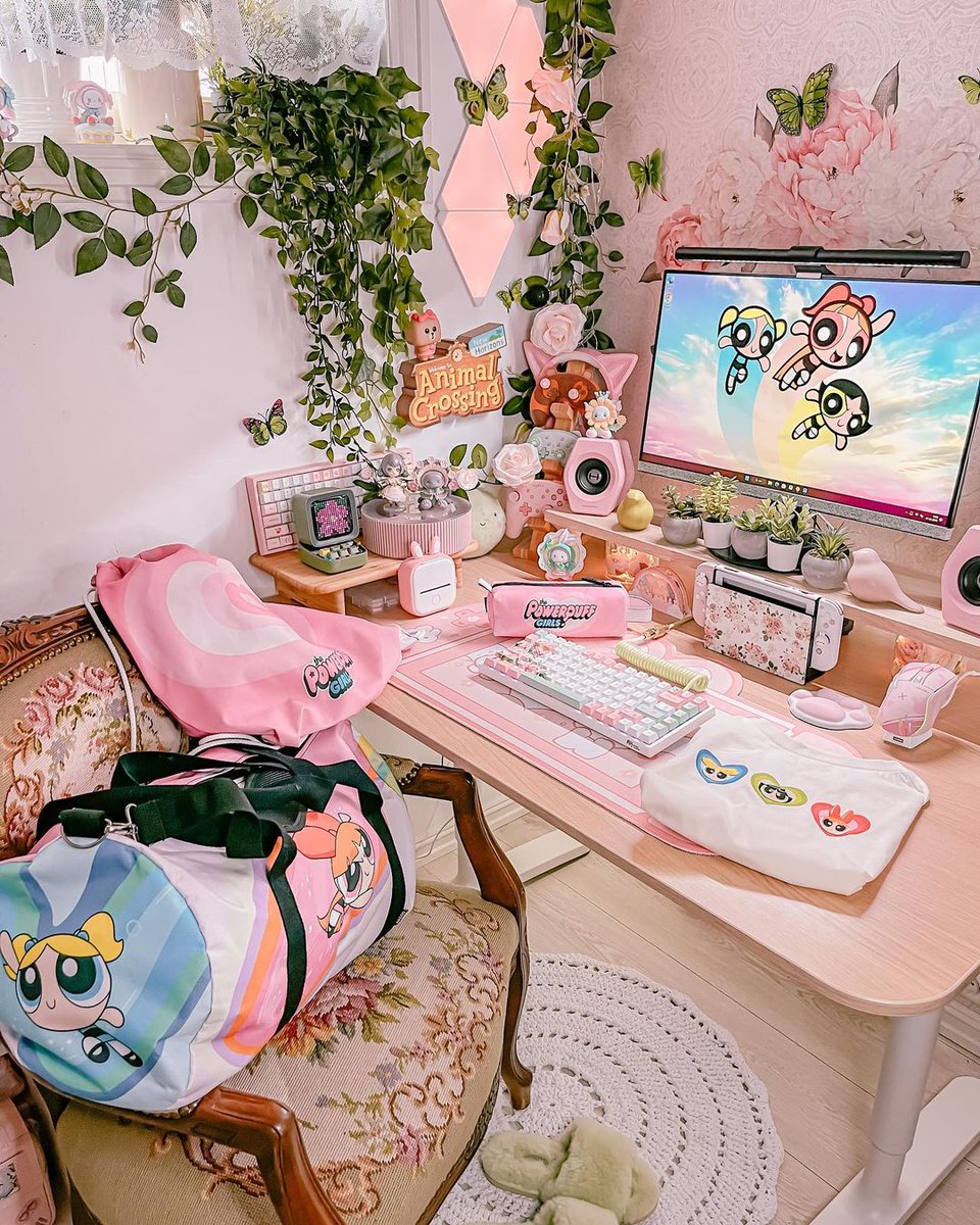 "THAT'S IT!  I HAVE HAD IT WITH YOUR SASSY MOUTH!"  😡🐵

Kick ass and look cute with our exclusive range of #ThePowerpuffGirls merch! No monkey business here! 

Get yours here! 💥
>> bit.ly/3Ly1L68

📸 'piapeonia' on Instagram