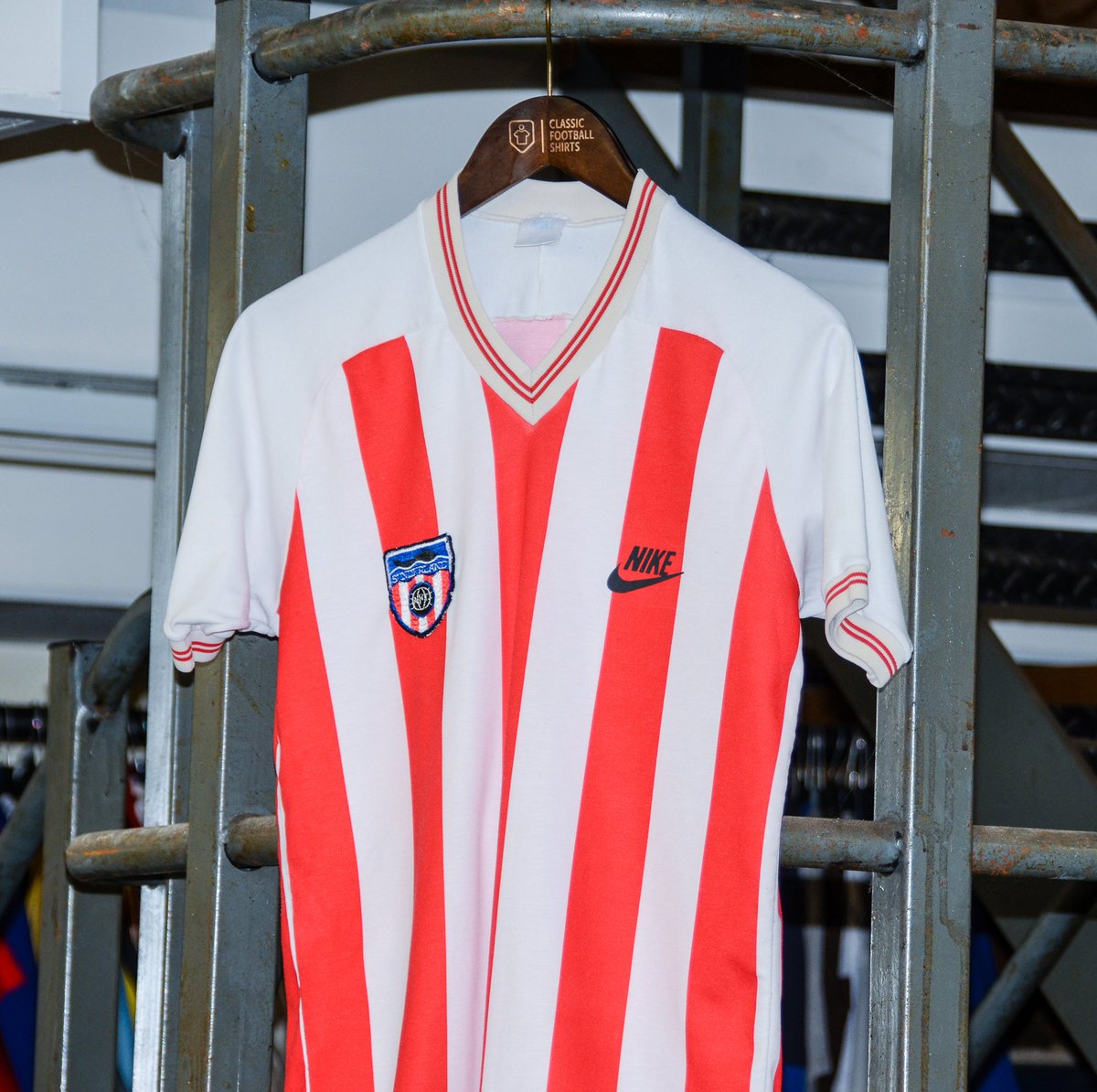 classicshirts's tweet photo. Did You Know❓

That Sunderland were the first football team in Europe to wear Nike?

This was the home shirt from 1983-86 featuring the Nike logo on the opposite side. https://t.co/2RYV5FvzOt