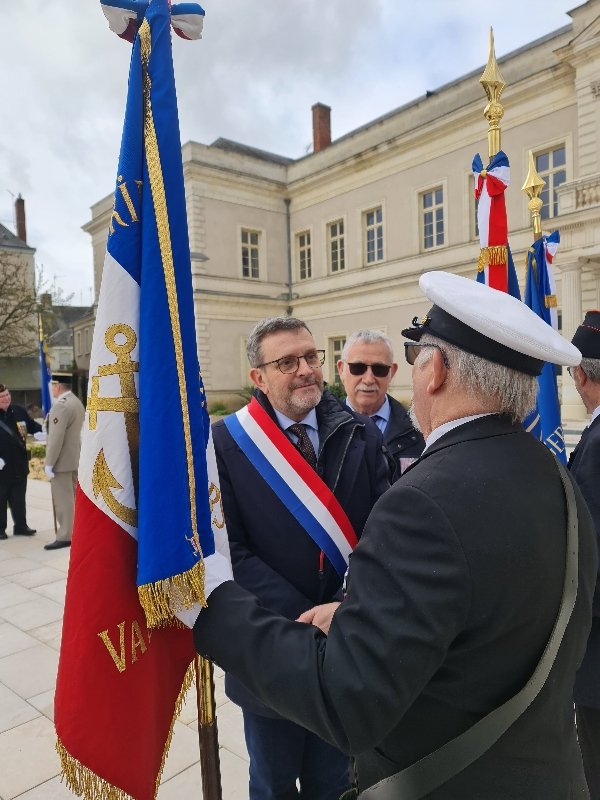 Présent à la Pouëze et à #Angers pour la journée nationale du souvenir et du recueillement à la mémoire des victimes civiles et militaires de la guerre d’Algérie et des combats en Tunisie et au Maroc.