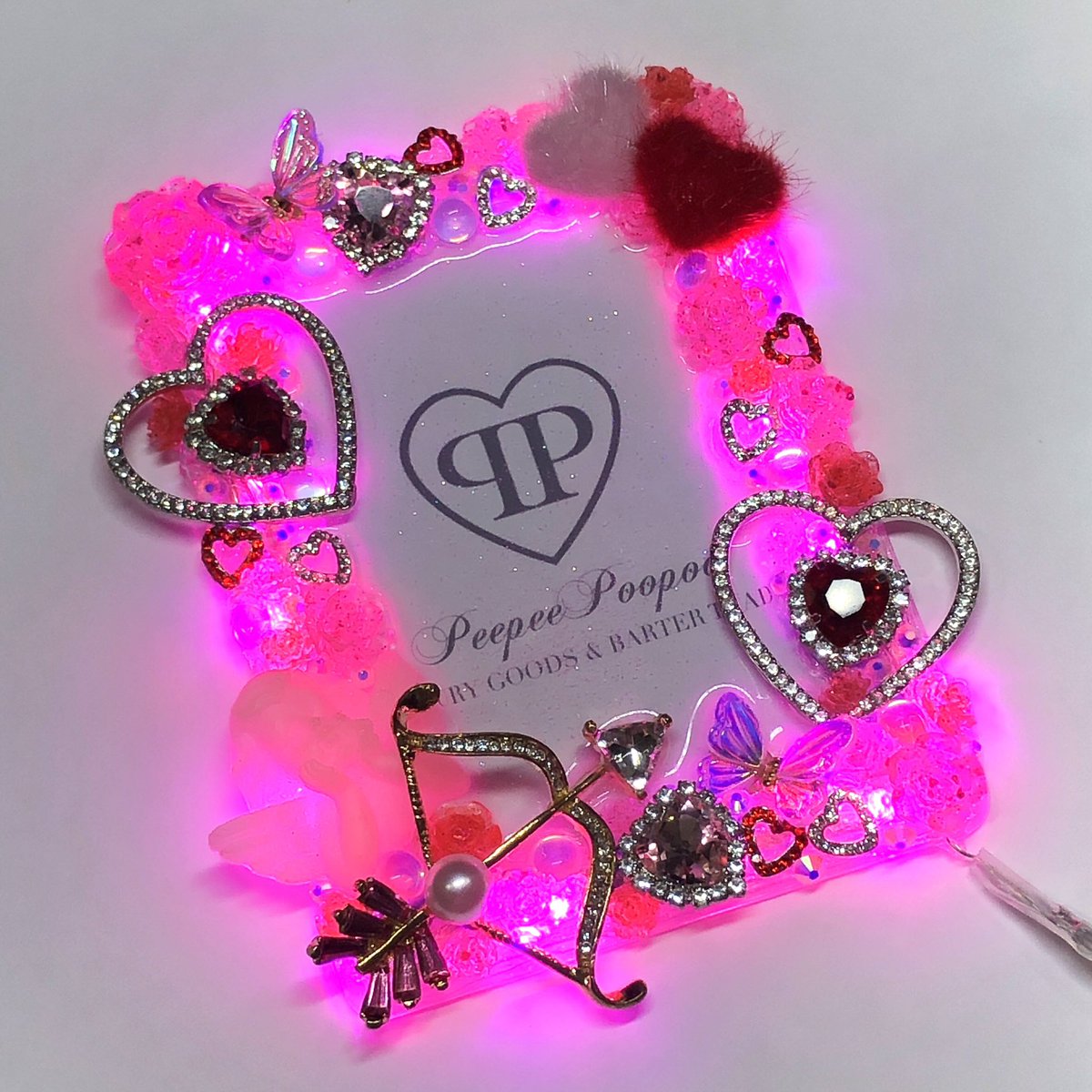 PPLGBTph's tweet photo. ta daah! so excited to reveal my late valentine’s day toploader collection 💕💕 AAAAAHHHEJEKSWKKFKD i luv these designs so much 😭💕 LOOK AT THEMMMM
will post more pics + prices tomorrow, claiming tweet will be on tuesday at 7pm!
#PPLGBTDesigns https://t.co/7wHRbMCF7a
