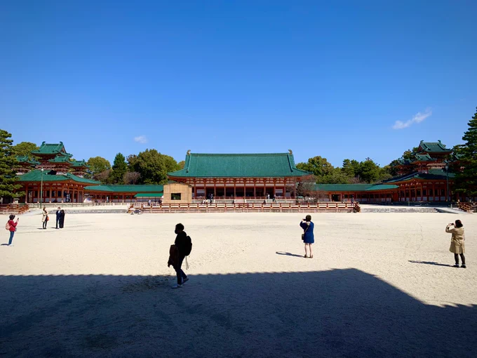 京都1〜2日目!市内の北東側をうろちょろしてました写真で見るとイッパイ桜咲いてるように思えるけど9割くらいまだつぼみです!! 