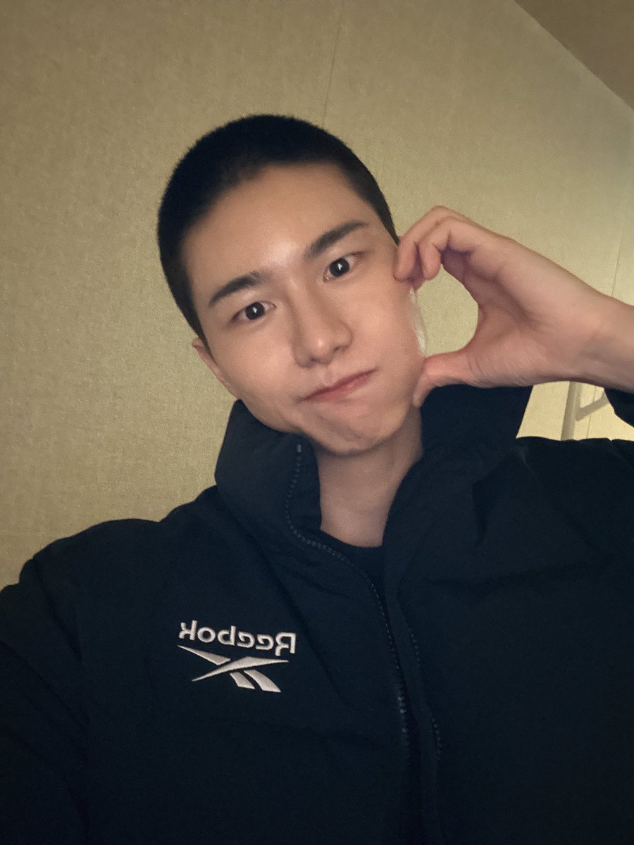 Bluebell_416's tweet photo. 승식아 건강하게 조심히 다녀와 사랑하고 또 사랑해💙💛 https://t.co/HidTc5nAzy