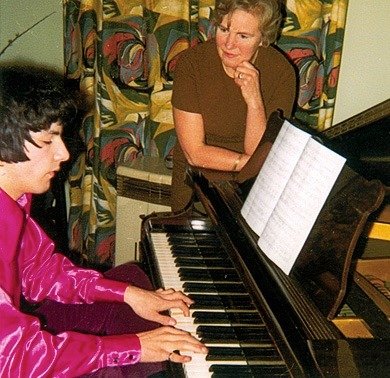 YusufCatStevens's tweet photo. Mum used to play some lullabies from Sweden on piano. The Swedish genre of lullabies definitely influenced me. I remember when I sang Morning Has Broken, the entry for that song was to think about my mother’s voice and the way in which she sang. 

#MothersDay #MorningHasBroken https://t.co/XctE0dkdpi