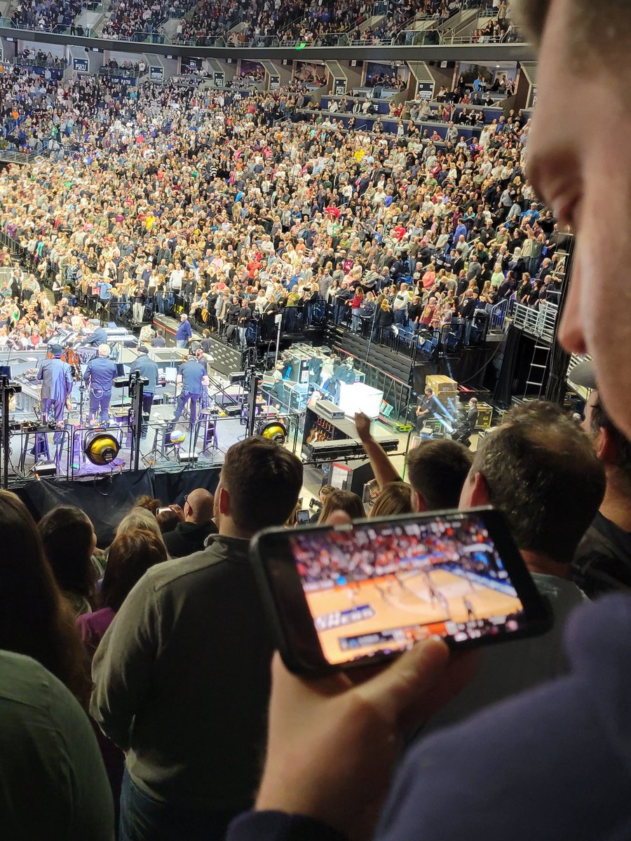 Foles1218's tweet photo. This guy never misses a @PennStateMBB game! Great season 💙 #brucespringsteen #pennstate #WeAre https://t.co/P68IJKEeUH