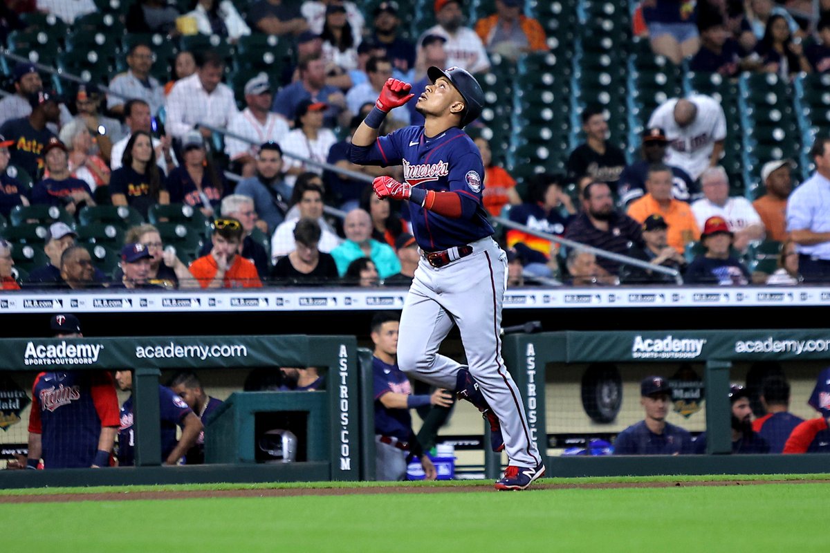 mlbtraderumors's tweet photo. #MNTwins could start the season without Polanco.

https://t.co/qKCkvPnlXN https://t.co/jLeIUf7Irk